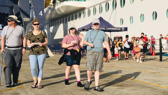 Viet Nam has welcomed 7,060 tourists and crew members on two cruise ships, Genting Dream and Voyager of the Seas.