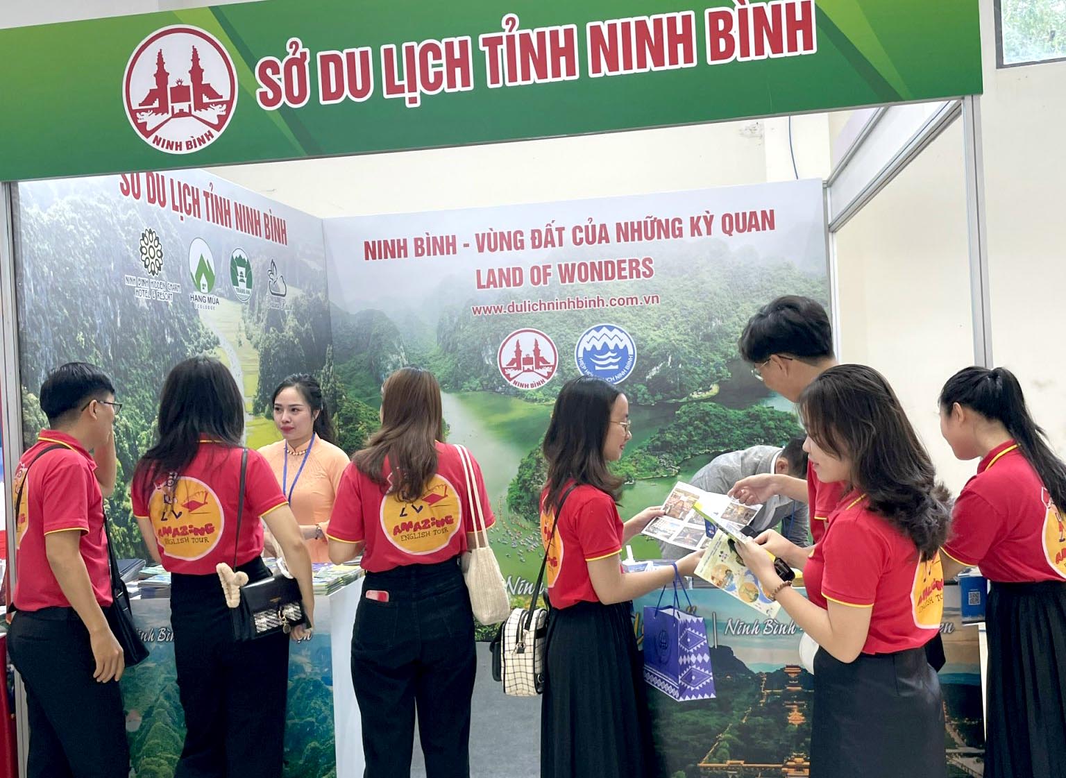 Promote Ninh Binh tourism at VITM Danang 2022
