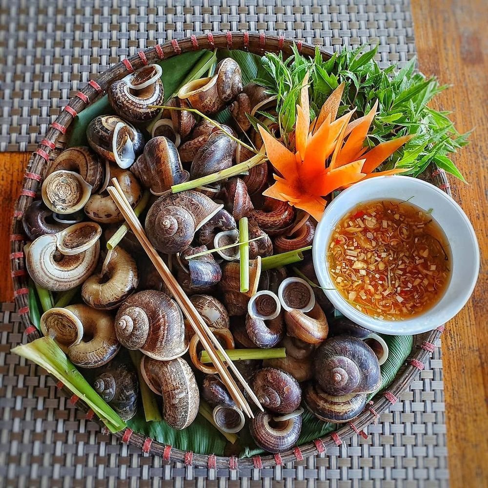 Ninh Binh mountain snail specialties: Crispy, delicious, strange make diners fall in love