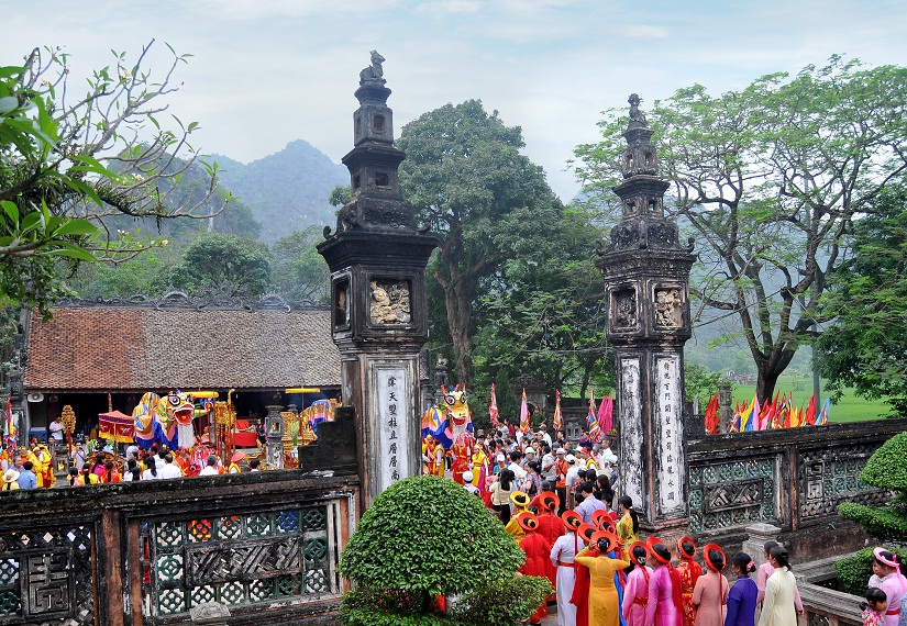 Cérémonie d'ouverture du temple à la fête de Hoa Lu 2019