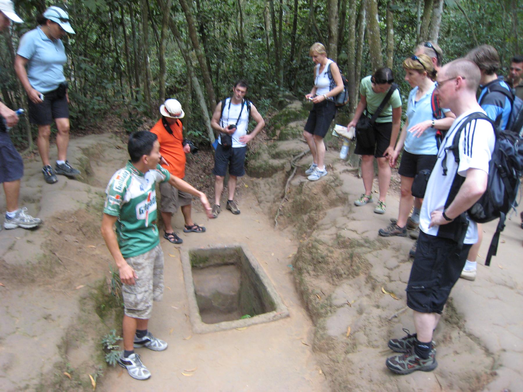 Tunnels Cu Chi vantés par CNN