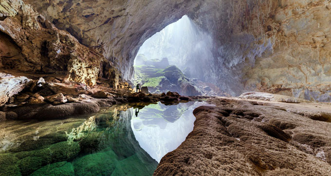 Des ambassadeurs découvrent la grotte de Son Doong