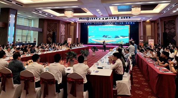 Conférence de promotion du tourisme interrégionale entre Quang Ninh, Ninh Binh, Binh Dinh et les provinces du delta du Mékong