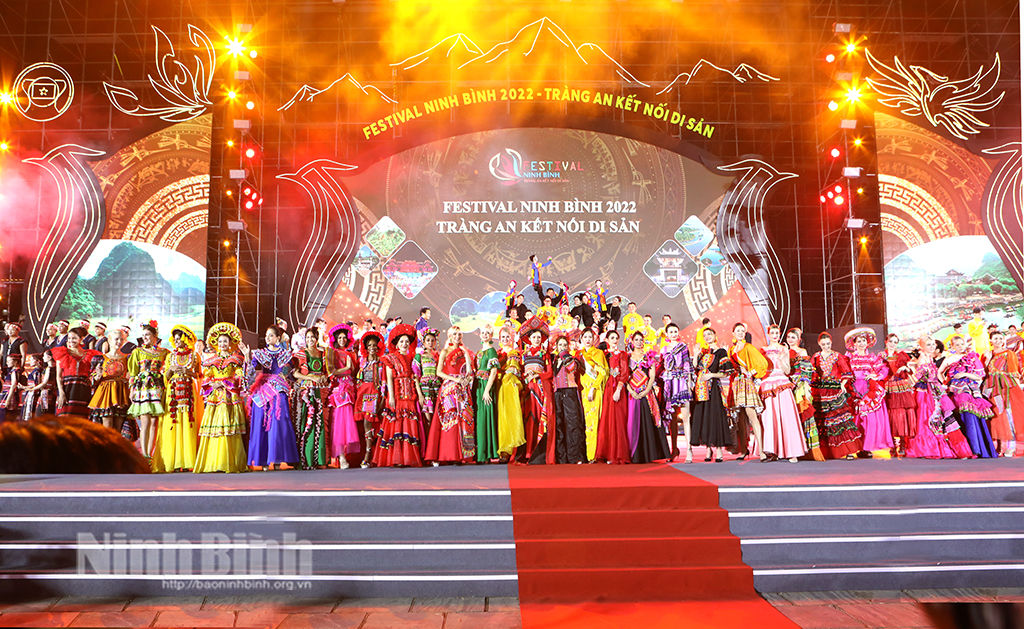 Clôture du Festival du patrimoine de Tràng An à Ninh Binh