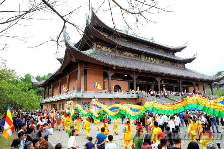 Ninh Binh attire près de 960.000 visiteurs pendant le Têt 2019