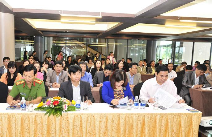 Ninh Binh organise le séminaire sur la mise en œuvre du Code  de conduite pour les touristes