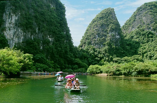 Khu du lịch sinh thái Tràng An – “Bức tranh thủy mặc mê đắm lòng người”