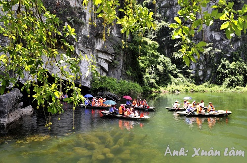 Du xuân non nước Ninh Bình