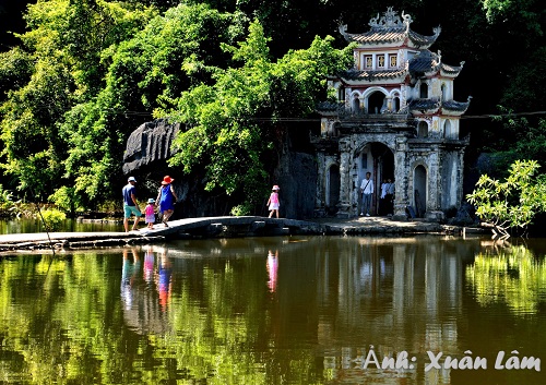 Chùa Bích Động những ngày đầu Đông